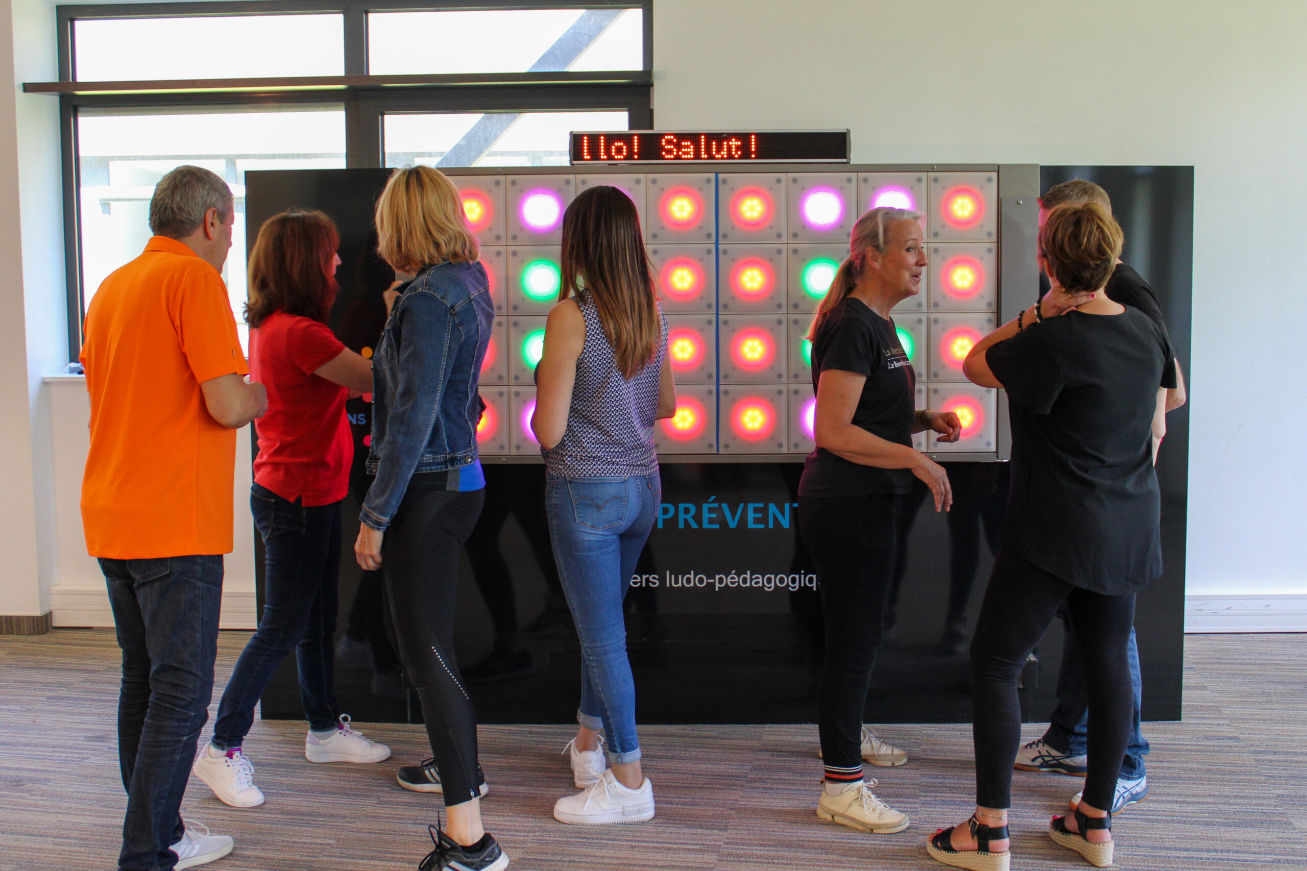 Ateliers sur mesure  avec le mur digital interactif